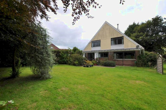 4 Bedroom Property For Sale In Dolgwili Road, Carmarthen, SA31