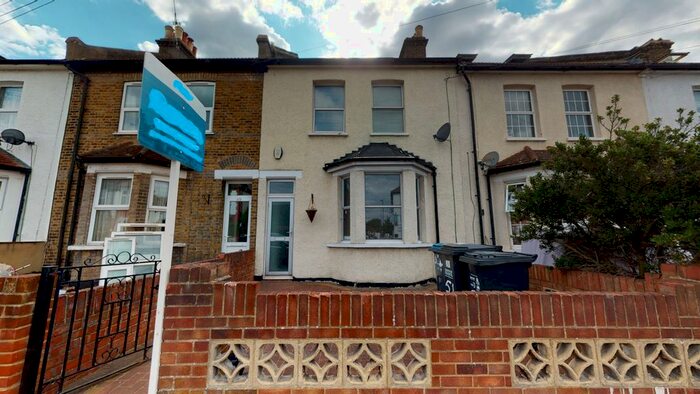 3 Bedroom Terraced House To Rent In Wiltshire Road, Thornton Heath, CR7