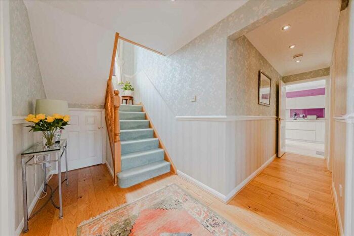 4 Bedroom Detached House For Sale In Abraham Close, Willen Park, Milton Keynes, MK15