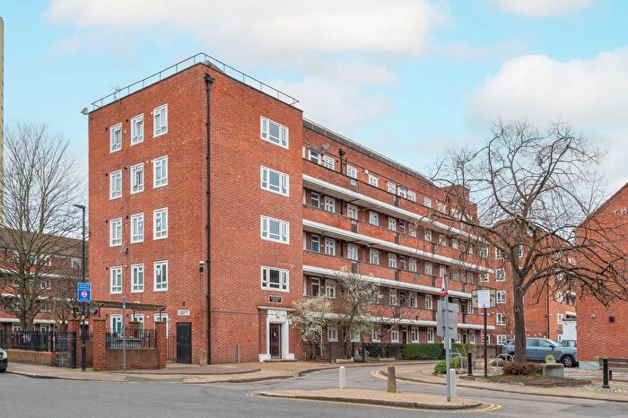 2 Bedroom Flat For Sale In Stockwell Road, Stockwell, London, SW9