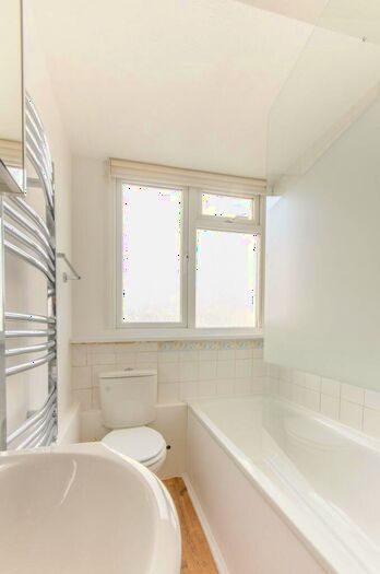 2 Bedroom Flat To Rent In Granville Place, Finchley, London, N12