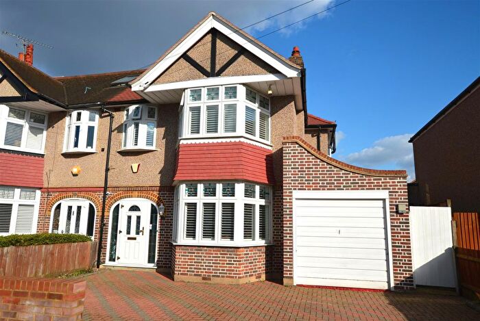 3 Bedroom Semi-Detached House For Sale In Ryecroft Avenue, Whitton, TW2
