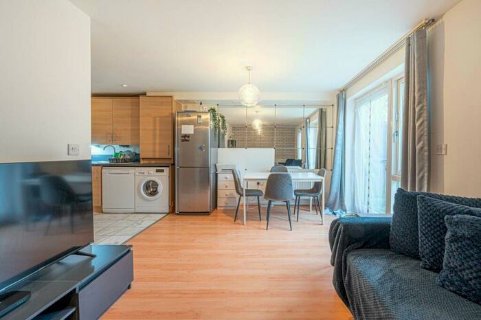 2 Bedroom Flat To Rent In Ruby Way, Colindale, London, NW9