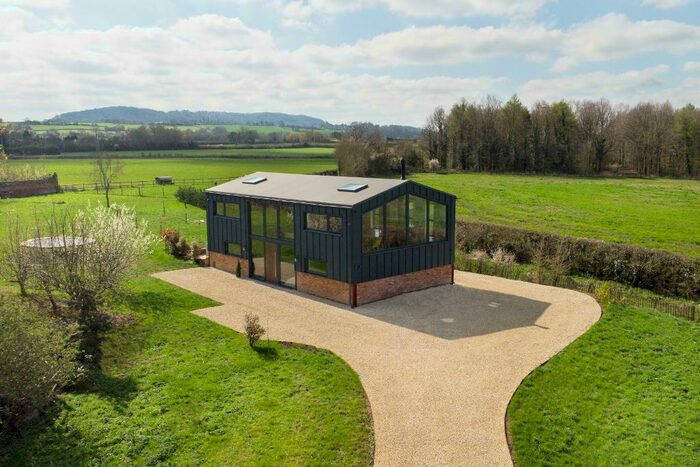 6 Bedroom Barn For Sale In Gossington, Slimbridge, GL2