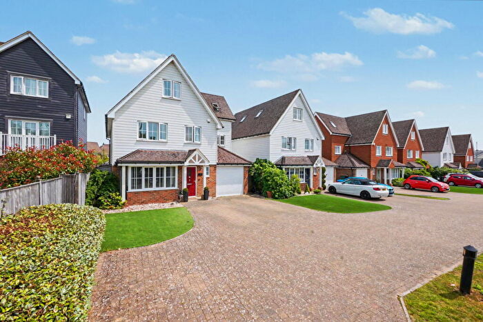 5 Bedroom Detached House For Sale In Manley Boulevard, Holborough Lakes, Snodland, ME6