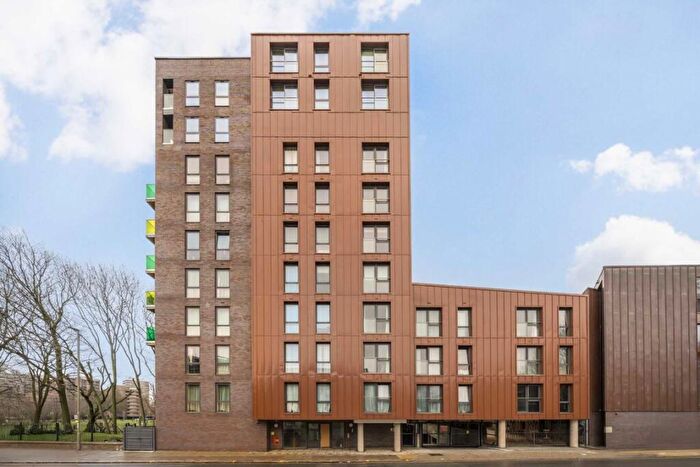 1 Bedroom Flat To Rent In Plough Road, Battersea, SW11