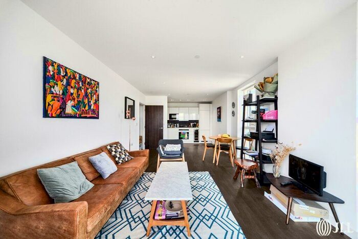 2 Bedroom Apartment To Rent In Skyline Apartments, Devan Grove, N4