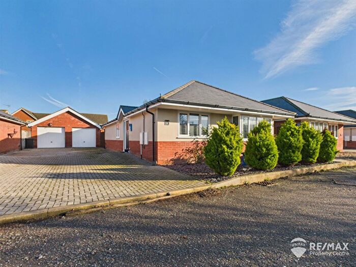 3 Bedroom Detached Bungalow For Sale In Yeomanry Gardens, Dovercourt, Harwich, CO12