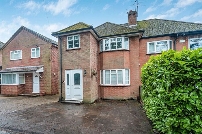 3 Bedroom Semi Detached House For Sale In Scrubbitts Park Road, Radlett, WD7