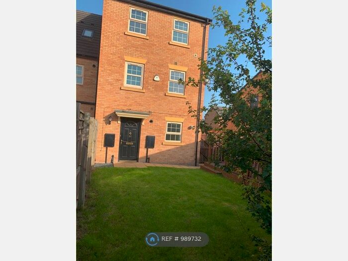 2 Bedroom Terraced House To Rent In Fallbrook Road, Castleford, WF10