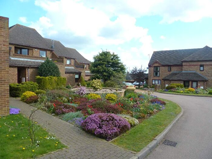 2 Bedroom Flat To Rent In The Heathers, Wollaston, NN29