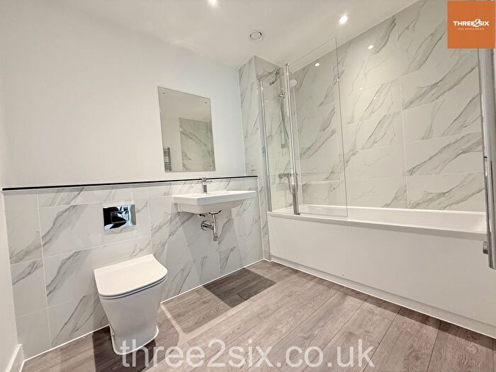 2 Bedroom Flat To Rent In Bradford Street, Digbeth, B12