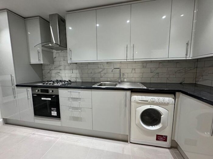 1 Bedroom Flat To Rent In Cotelands, Park Hill, Croydon, CR0