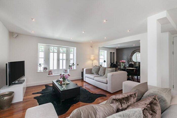 2 Bedroom Flat To Rent In Hill Road, St John's Wood, NW8