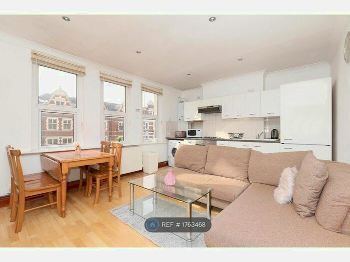 3 Bedroom Flat To Rent In Stroud Green Road, London, N4