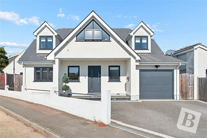 4 Bedroom Detached House For Sale In Pear Trees, Ingrave, Brentwood, Essex, CM13