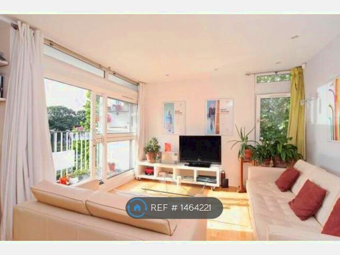 3 Bedroom Flat To Rent In Victoria Rise, London, SW4