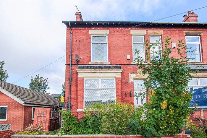 3 Bedroom End Terrace House For Sale In Hawthorne Terrace, Wakefield, WF2