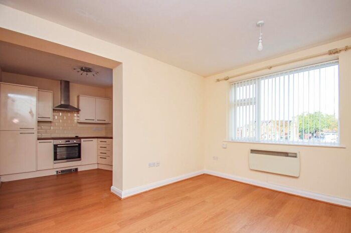 2 Bedroom Apartment To Rent In Davyhulme Circle, Davyhulme, Manchester, M41