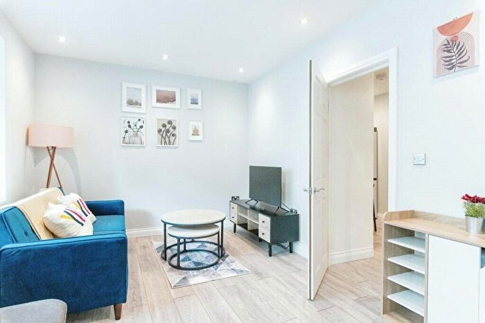 1 Bedroom Apartment For Sale In Foxberry Road, London, SE4