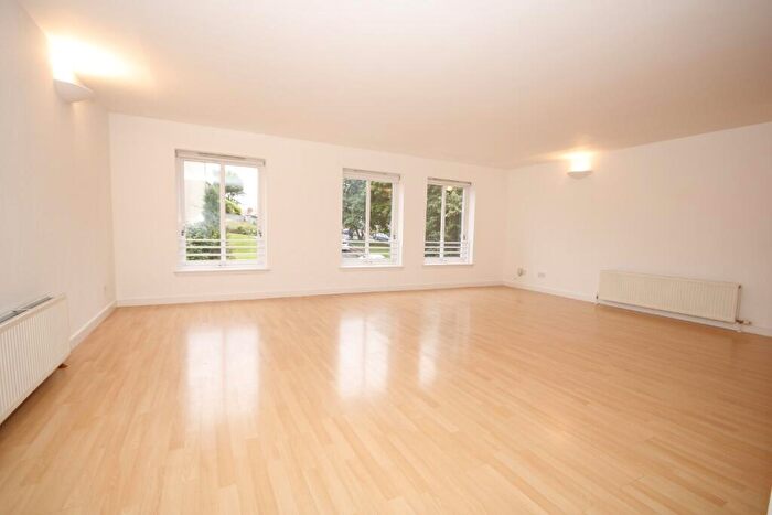 2 Bedroom Flat To Rent In Randolph Gate, Jordanhill, Glasgow, G11