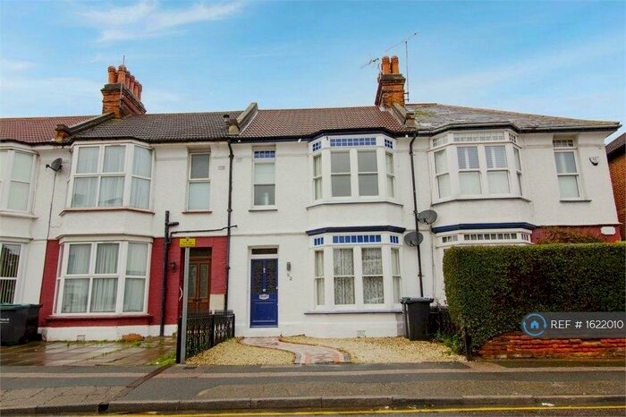 3 Bedroom Flat To Rent In Gravesend, Gravesend, DA11