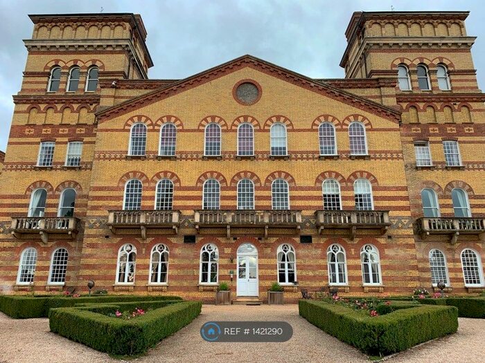 2 Bedroom Flat To Rent In Southdowns Park, Haywards Heath, RH16