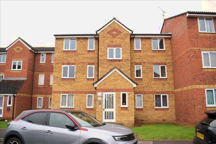 1 Bedroom Flat To Rent In Redford Close, Feltham, Middlesex, TW13