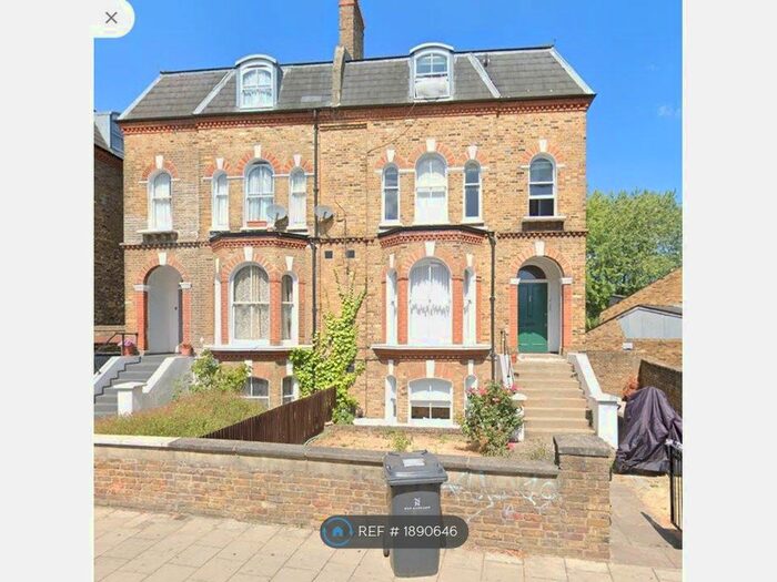 2 Bedroom Flat To Rent In Loughborough Road, London, SW9
