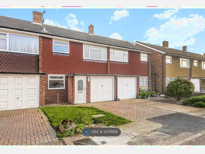 3 Bedroom Terraced House To Rent In Heatherlands, Sunbury-On-Thames, TW16