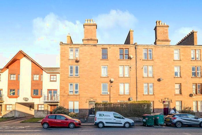 2 Bedroom Flat To Rent In Clepington Road, Dundee, Angus, DD3