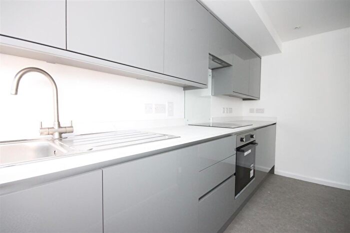 2 Bedroom Maisonette To Rent In High Street, Great Bookham, KT23