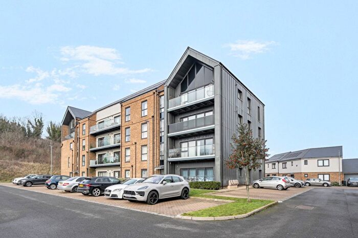 2 Bedroom Flat To Rent In Havelock Drive, Greenhithe, DA9