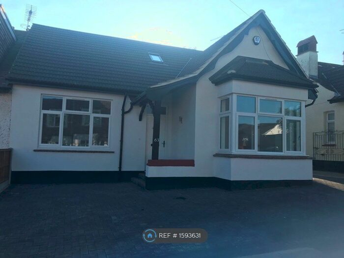 4 Bedroom Semi-Detached House To Rent In Tankerville Drive, Leigh-On-Sea, SS9