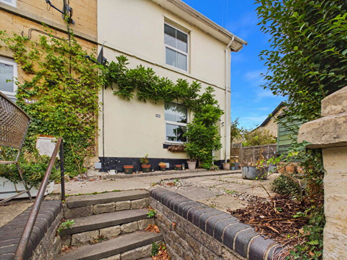 3 Bedroom Semi-Detached House For Sale In North Street, Calne, SN11