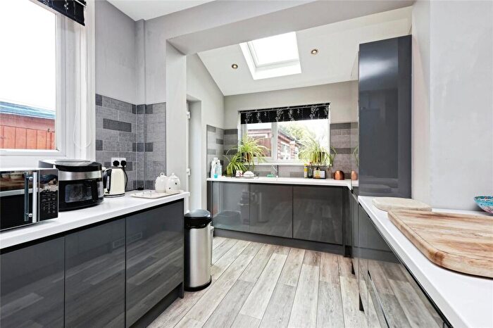 3 Bedroom Semi-Detached House For Sale In George V Avenue, Margate, Kent, CT9 - Photo 5