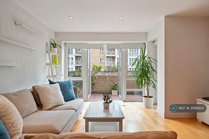 3 Bedroom Flat To Rent In Isle Of Dogs, London, E14