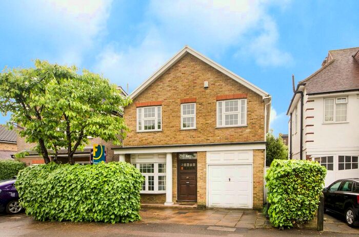 4 Bedroom Detached House To Rent In Woodside, Wimbledon, London, SW19