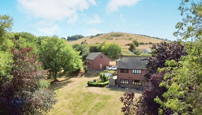 4 Bedroom Detached House For Sale In Mow Lane, Mow Cop, Stoke-On-Trent, ST7