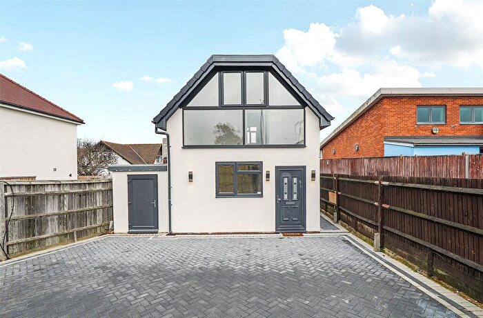 3 Bedroom Detached House For Sale In Cudas Close, Epsom, Surrey, KT19