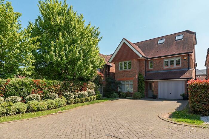 5 Bedroom Detached House For Sale In Long Fallow, St. Albans, AL2