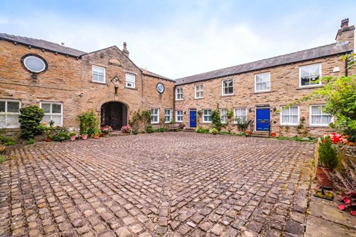 4 Bedroom House To Rent In Fenay Hall, Fenay Lane, Fenay Bridge, Huddersfield, HD8