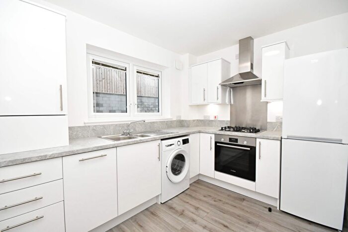 2 Bedroom Flat To Rent In Rothes Place, Slackbuie, Inverness, IV2