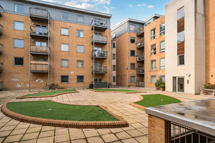 1 Bedroom Apartment For Sale In Blakes Road, London, SE15