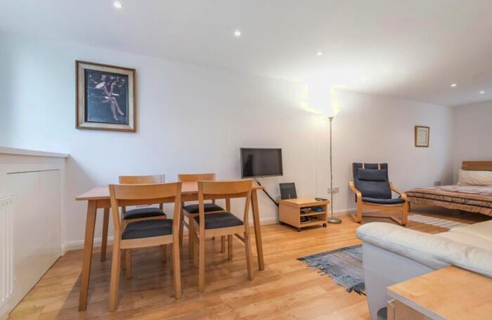 Studio To Rent In Prince Albert Road, St Johns Wood, London, NW8