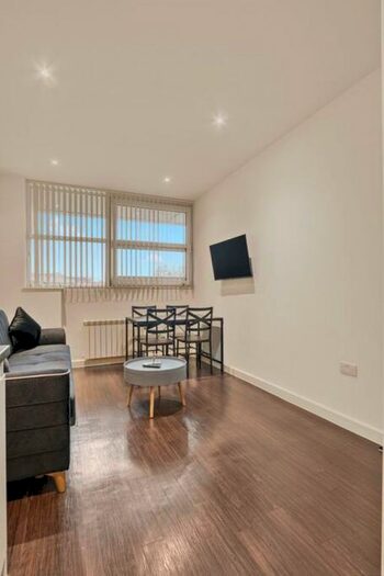 1 Bedroom Flat To Rent In Axis House, Bath Road, Hayes, Greater London, UB3