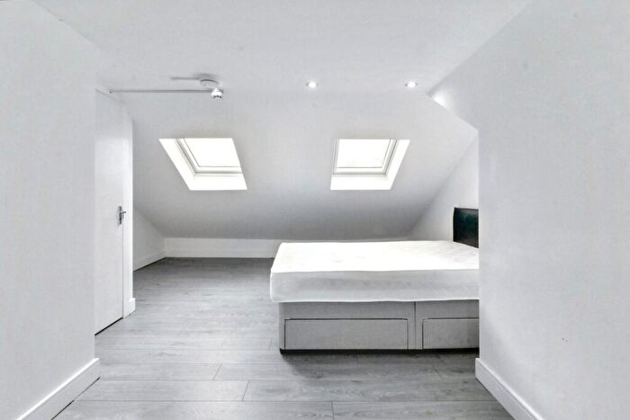 1 Bedroom House Of Multiple Occupation To Rent In Room - Cadogan Close, South Harrow, HA2