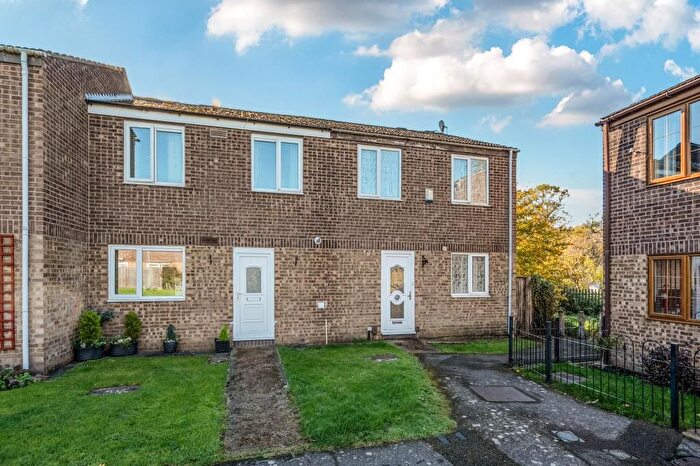 3 Bedroom End Terrace House For Sale In Slough, Berkshire, SL2