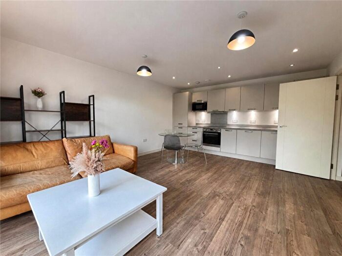 2 Bedroom Apartment For Sale In Blondin Way, London, SE16