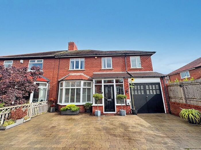 3 Bedroom Semi-Detached House For Sale In Hatherton Avenue, Cullercoats, NE30